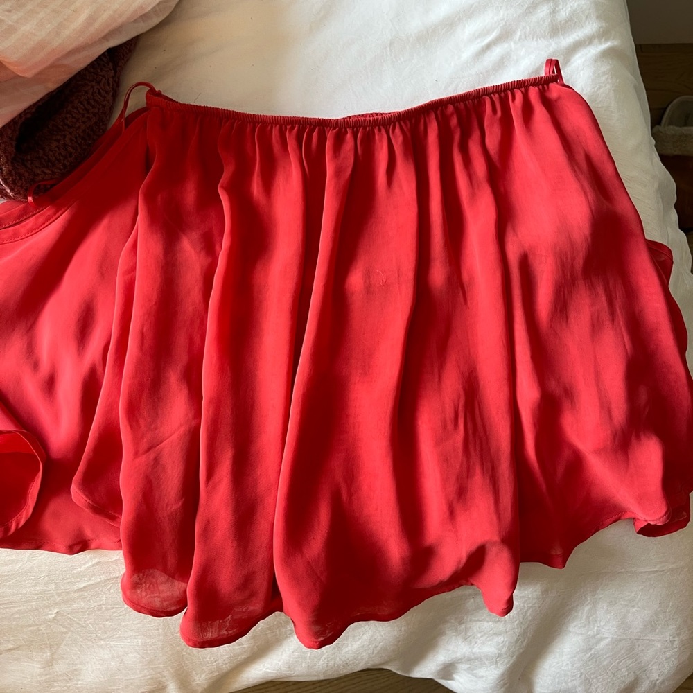 Cute off shoulder flowy top